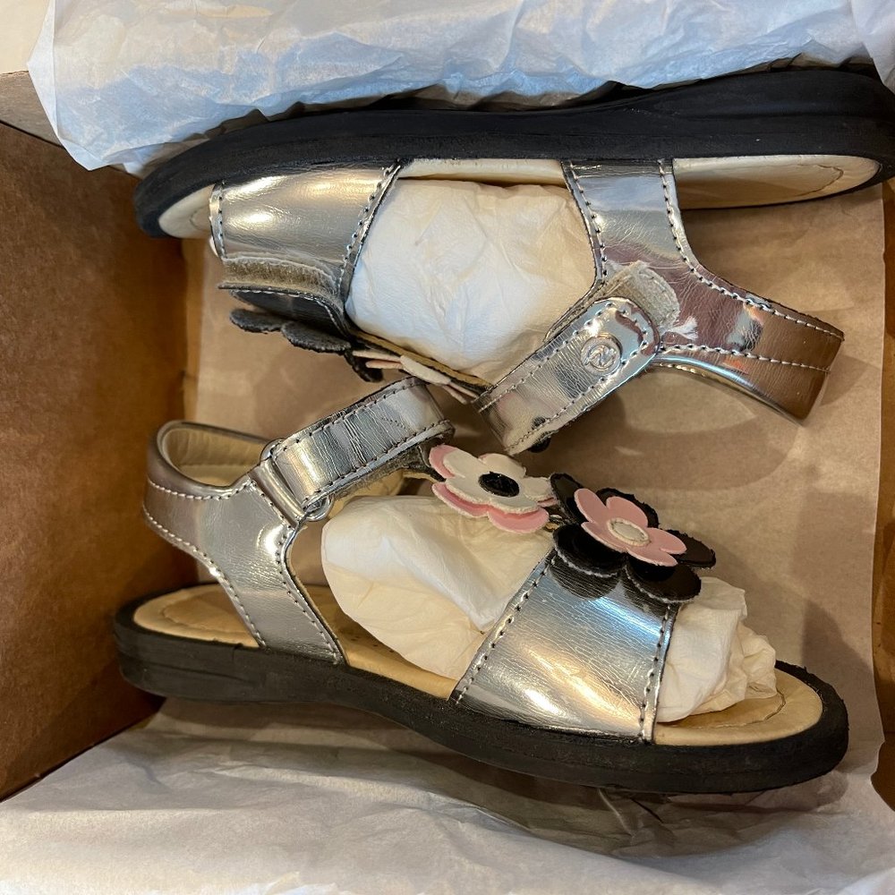 Naturino Little Girl Leather Sandals. - Picture 6 of 6